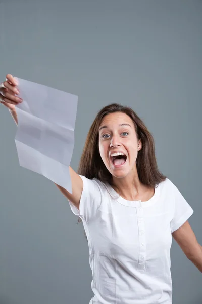 Mädchen warnt jemanden vor Nachrichten — Stockfoto