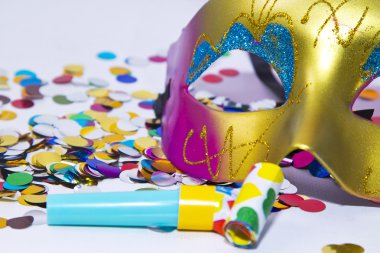 Karnaval maskesi ve maske