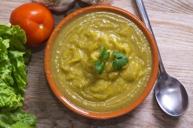 Kil tabak çorba ve sebze çorbası