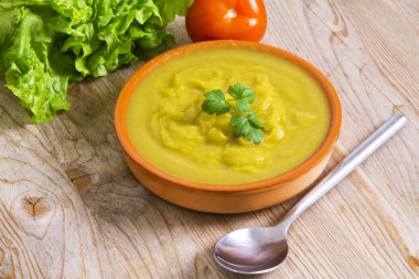 Kil tabak çorba ve sebze çorbası