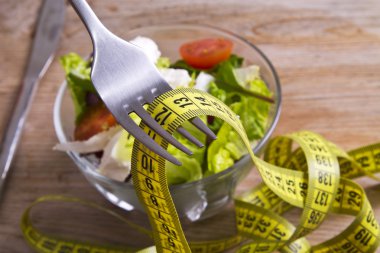 salata ve şerit metre