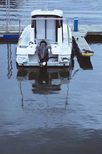 Båtar i vattnet — Stockfoto