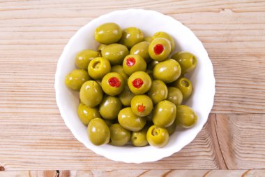 kırmızı biber dolma zeytin