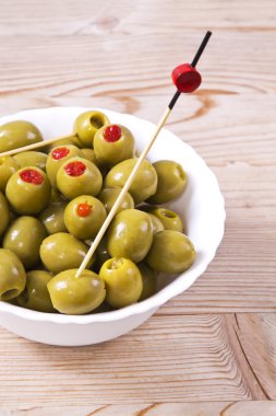 kırmızı biber dolma zeytin