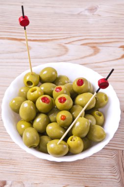 kırmızı biber dolma zeytin