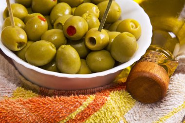 kırmızı biber dolma zeytin