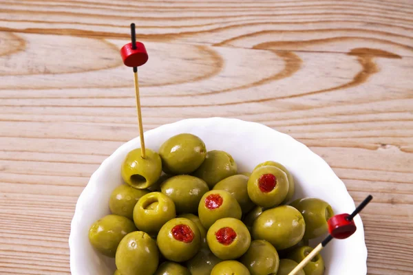 Aceitunas rellenas de pimiento rojo — Foto de Stock