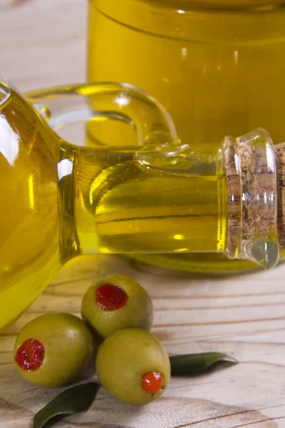 Olive ripiene di peperoncino rosso — Foto Stock