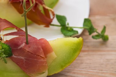  jambon ile lezzetli kavun