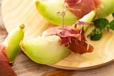  jambon ile lezzetli kavun