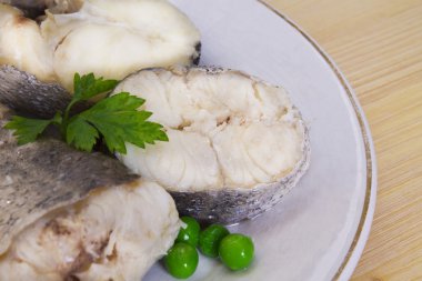 ahşap arka plan üzerinde taze hake