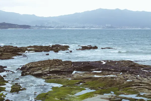 Seascape with waves and rocks — Stock Photo, Image