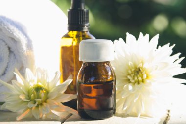 ahşap spa ve vücut masaj havlu üzerine yağlıboya