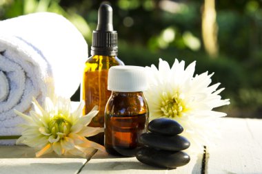 ahşap spa ve vücut masaj havlu üzerine yağlıboya