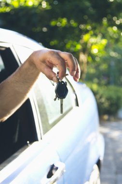 Arabanın anahtarı. Otomatik Bayilik kavramı.