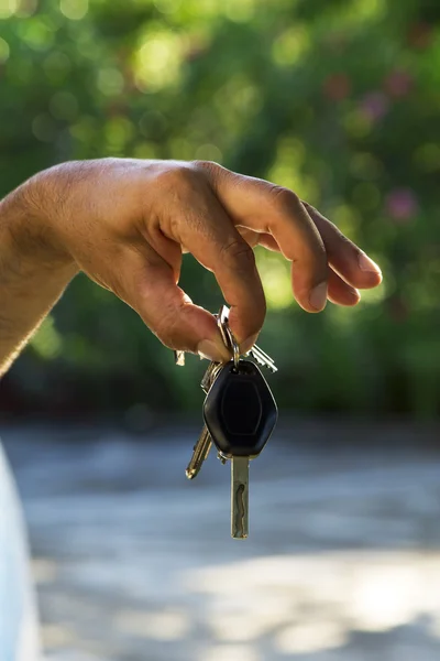 Le chiavi della macchina. concetto di concessionaria auto . — Foto Stock