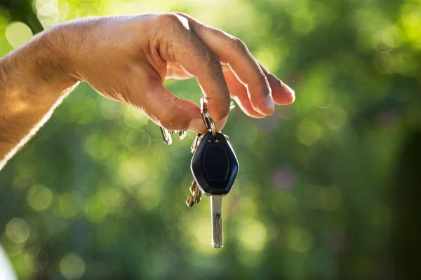 Autoschlüssel. Autohaus-Konzept. — Stockfoto