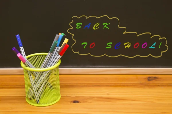 Tilbake til skolekonseptet med tavle – stockfoto