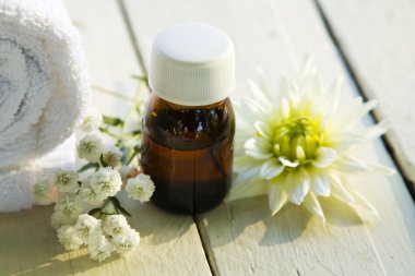 ahşap spa ve vücut masaj havlu üzerine yağlıboya