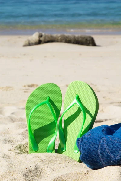 Schoeisel Handdoek Het Landschap Van Het Strand Vakantie Zomer — Stockfoto