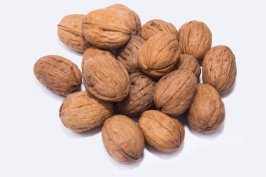 Beyaz üzerine izole edilmiş ceviz grubu