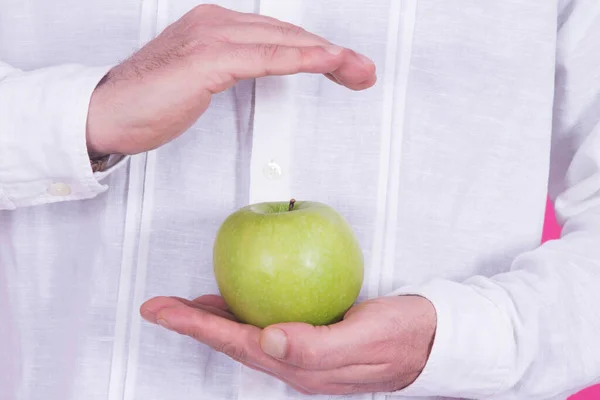 Manos Con Manzana Verde Dieta Concepto Alimentos —  Fotos de Stock