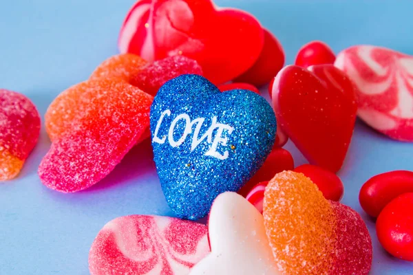 Sortiment Bonbons Und Gummibärchen Zum Valentinstag — Stockfoto