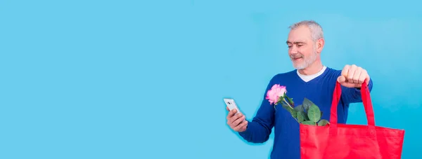 Homme Faisant Des Achats Ligne Sur Téléphone Mobile Saint Valentin — Photo