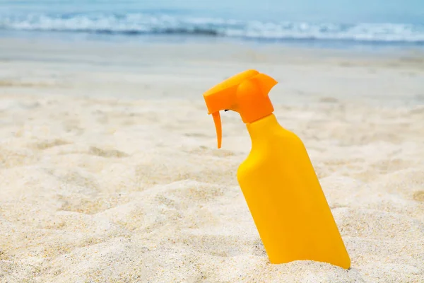Suntan Lotion Beach Sand Summer Vacation Concept — Stock fotografie