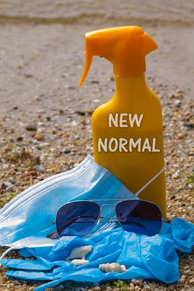 Mask Medical Gloves Beach Sunglasses Summer Vacation Concept New Normal — Stockfoto