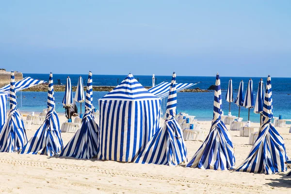 Sombrillas Toldos Cabinas Playa — Foto de Stock