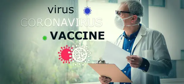 Médico Con Máscara Médica Desechable Pensando Vacuna Contra Coronavirus Mientras — Foto de Stock