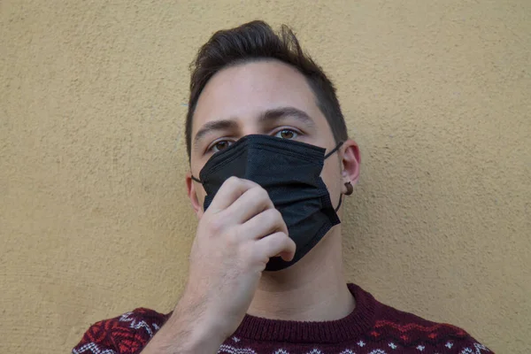 Young Man Medical Mask His Face Protecting Himself Viruses Infections — Stock Photo, Image