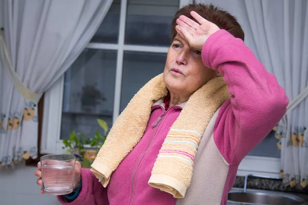 Senior Woman Exhausted Sports Drinking — Stock Photo, Image