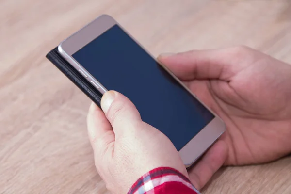 Man Using Mobile Phone Close View — Stock Photo, Image