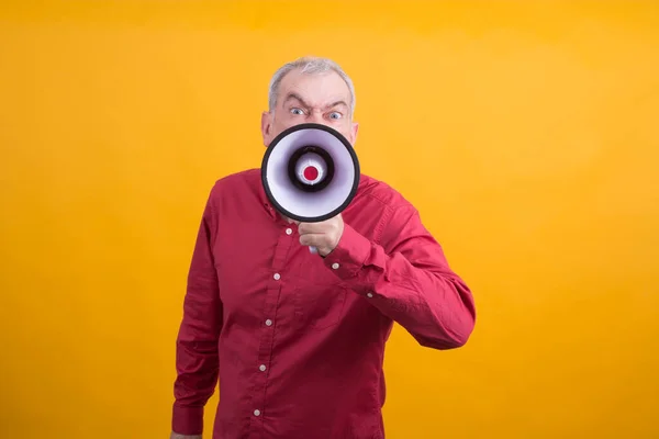 Homem Zangado Gritando Com Megafone Mão — Fotografia de Stock