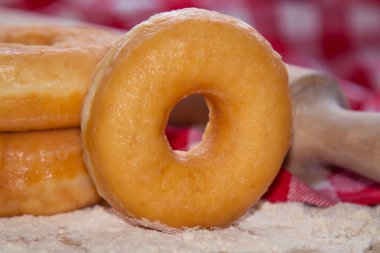 Yeni yapılmış taze doğal çörekler.