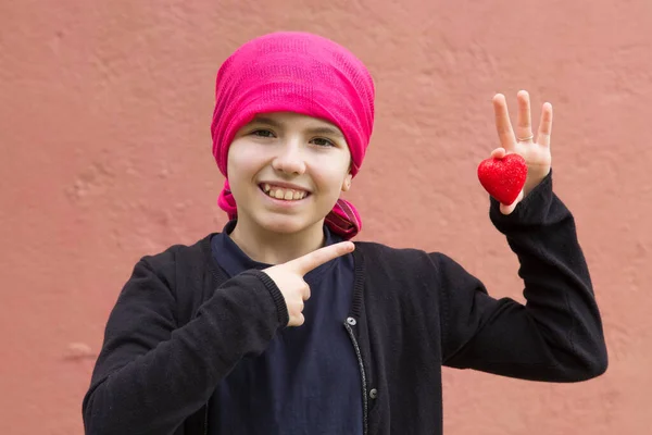 Girl Cancer Head Scarf Holding Red Heart — Stock Photo, Image