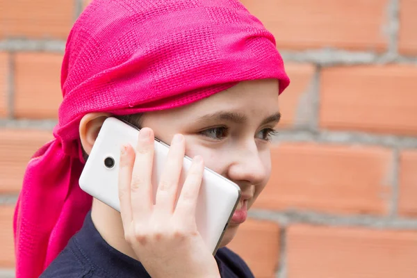 Girl Sick Cancer Headscarf Talking Mobile Phone — Stock Photo, Image