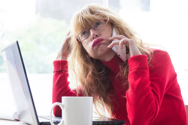 Stressed Overwhelmed Business Woman Talking Mobile Phone — Stock Photo, Image