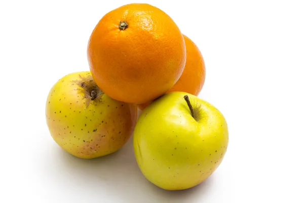 Oranges and apples isolated — Stock Photo, Image