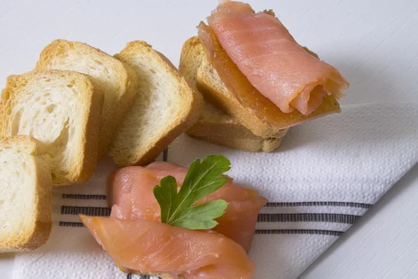 Canapés de salmão — Fotografia de Stock