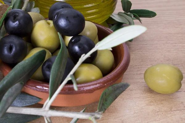 Aceitunas y aceite —  Fotos de Stock