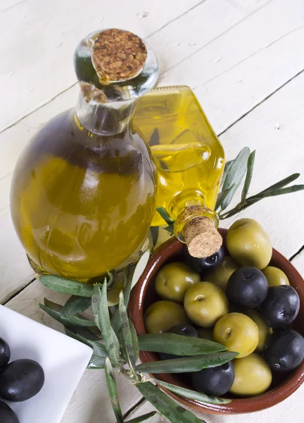 Aceitunas y aceite — Foto de Stock