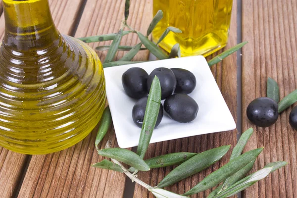 Aceitunas y aceite — Foto de Stock