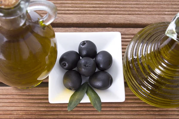 Aceitunas y aceite — Foto de Stock