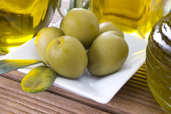 Oliven und Öl — Stockfoto