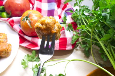 Rulo köfte domates ile