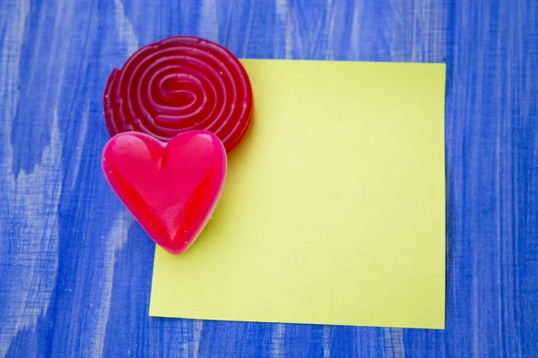 Tarjeta de San Valentín con dulces — Foto de Stock