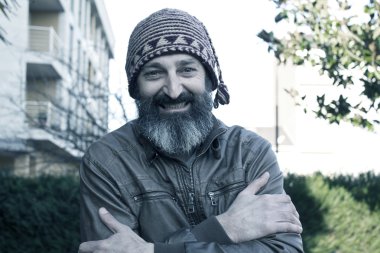 Sakallı adam parkta
